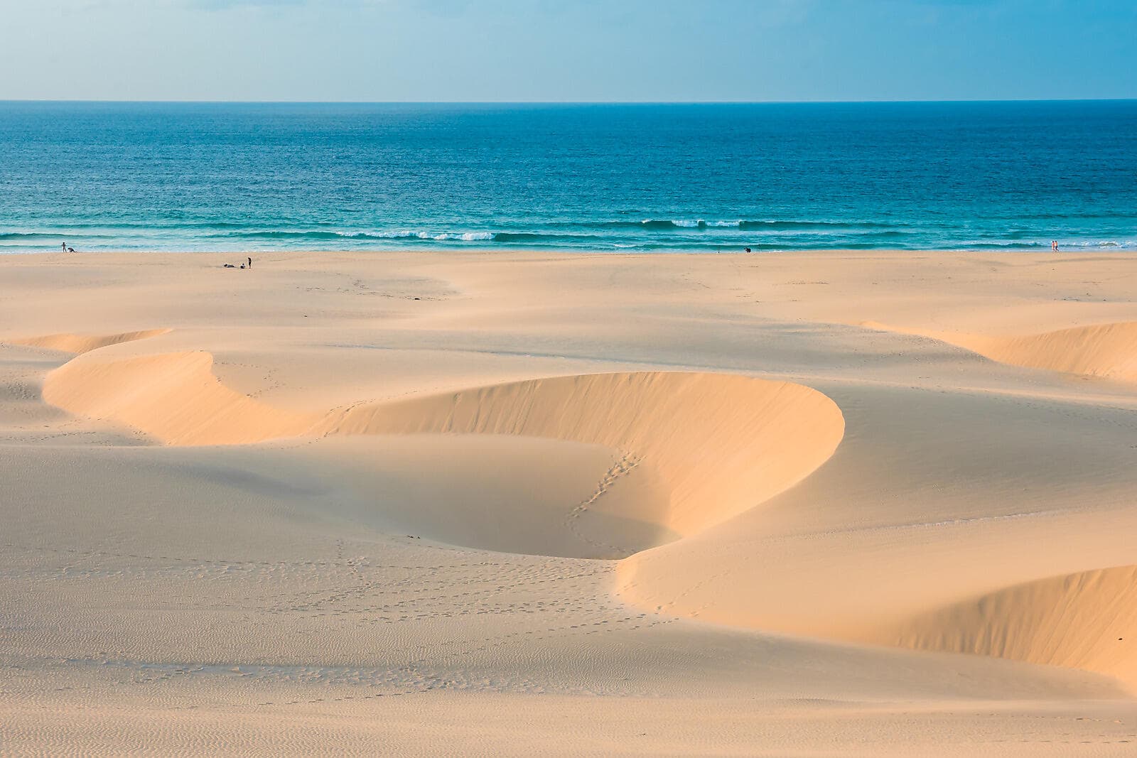Entre volcans et océan, des Canaries au Cap-Vert   